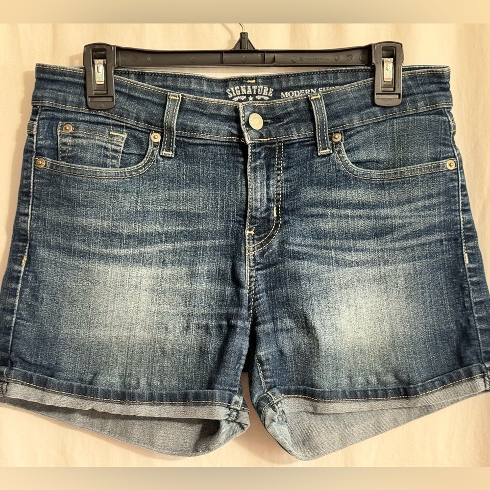 Levi Strauss Signature Jean shorts, size 6